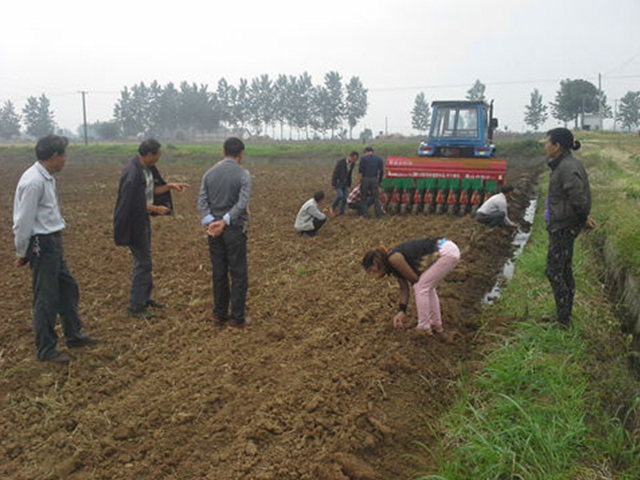 水稻水、旱直播现场示范观摩会 – 项目进展 – 湖北省宜昌市农业科学研究院 –