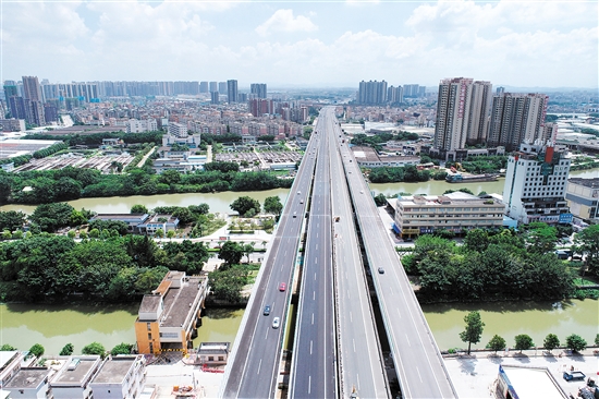 中江高速改扩建S5标项目右幅交通转换完成